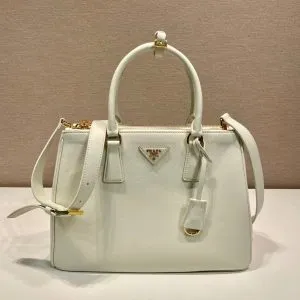 MEDIUM GALLERIA BAG 28 IN WHITE SMOOTH CALFSKIN GOLD HARDWARE