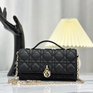 Dior Women’s Super Handbag Black Crossbody Bag 21×11.5cm