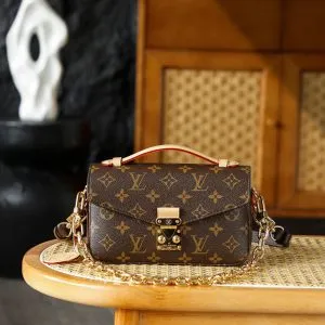 Louis Vuitton Pochette Métis East West bag