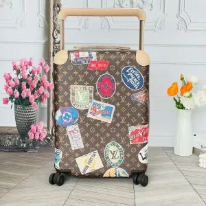 Louis Vuitton Horizon 55 suitcase in Monogram Canvas