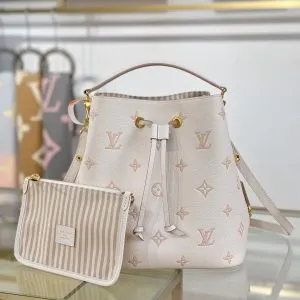 Louis Vuitton NéoNoé MM bucket bag
