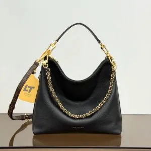 Louis Vuitton Multipass in black