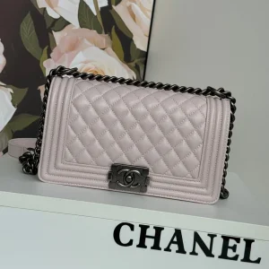 CHANEL BOY BAG MEDIUM 25 IN PINK  CALFSKIN