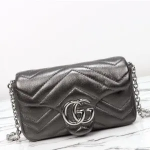 Gucci GG Marmont Mini metallic leather shoulder bag.